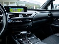 tweedehands Lexus UX 250h Hybrid 184pk F Sport Line | Zwart Leder | Head-up display | Afneembare trek