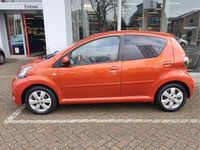 Occasion Toyota Aygo 68 PK (50 kW) 2012 Oranje (metallic) Hatchback