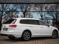 Occasion VW Passat Business 218 PK (160 kW) 2022 Wit Stationwagen