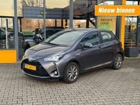 Occasion Toyota Yaris Hybrid Executive 75 PK (55 kW) 2018 Grijs Hatchback