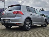 tweedehands VW Golf VII 1.4 TSI ALLSTAR Edition NAVIGATIE|BLUE TOOTH|CRUISE CONTROL|ECC/AIRCO|PDC VOOR&ACHTER|GETINT GLAS|17 INCH Maandag tot Vrijdag geopend van 09.00 uur tot 20.00 uur en Zaterdag van 09.00 tot 18.00 uur