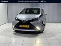 Occasion Toyota Aygo X-play 69 PK (50 kW) 2017 Grijs Hatchback