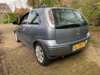tweedehands Opel Corsa 1.2-16V Essentia APK nieuw