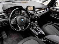 tweedehands BMW 220 220 i / Trekhaak / Navigatie / Stuurverwarming / Co