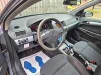 Occasion Opel Astra Enjoy 105 PK (77 kW) 2005 Grijs Stationwagen