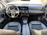 tweedehands Mercedes A250 e Business Solution Luxury Limited 17"/Trekhaak/LED Dynamish/Adaptieve Cruise/Dodehoek/Stoelverwarming/PDC v+a/Apple Carplay & Android Auto