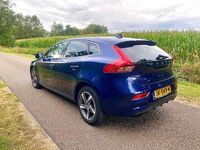 Occasion Volvo V40 Ocean Race 122 PK (89 kW) 2016 Blauw, metallic lak Stationwagen