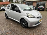 Occasion Toyota Aygo 68 PK (50 kW) 2007 Grijs (metallic) Hatchback