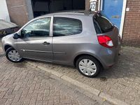 Occasion Renault Clio II 75 PK (55 kW) 2009 Grijs Hatchback