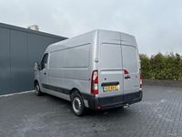 tweedehands Renault Master 2.3 DCI 136 PK / L2H2 / CAMERA / TREKHAAK 2.5T / BLIND SPOT / AIRCO / CRUISE / NAVI / DAB RADIO