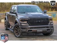 tweedehands Dodge Ram PICKUP 1500 THE OPTIONS OF THE LIMITED | LPG | VIRTUAL CLUSTER | HUD | COVER | 360 CAMERA | ADAPTIVE CRUSE | PANODAK | LARAMIE NIGHT VOLLE UITVOERING | 5.7 V8 HEMI 402PK 4x4 | CREWCAB 5 PERSOONS | GRIJSKENTEKEN | Granite Crystal Metallic VOORRAA