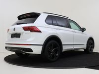 tweedehands VW Tiguan 1.4 TSI eHybrid R-Line Business+ | Trekhaak | Panoramadak | Stoelverwarming voor en achter | Parkeerassistent | Black Style | Navigatie | Achteruitrijcamera |