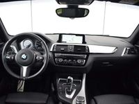 tweedehands BMW 118 1-SERIE i Executive Automaat / Adaptieve LED / Sportstoelen / Park Assistant / M sportonderstel / Leder / Stoelverwarming