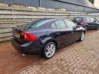 Occasion Volvo S60 Kinetic 150 PK (110 kW) 2011 Zwart, metallic lak Sedan