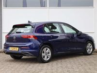Occasion VW Golf VIII Life 110 PK (80 kW) 2023 Blauw Hatchback