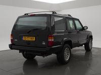 tweedehands Jeep Cherokee 4.0i 4X4 AUT. LIMITED + LEDER / 3250 KG TREKHAAK