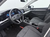 Occasion VW Golf VIII Life 110 PK (80 kW) 2021 Blauw Hatchback