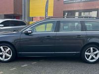 tweedehands Volvo V70 2.4 D5 Summum 204pk. navi. stoelverwarming. leder.