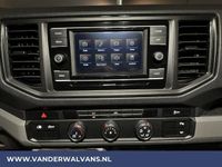 tweedehands VW Crafter 2.0 TDI 140pk L4H3 L3H2 Euro6 Airco | Camera | Apple Carplay Android Auto, Parkeersensoren, Bijrijdersbank