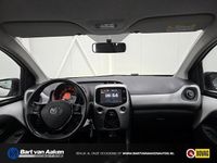 Occasion Toyota Aygo X-play 69 PK (50 kW) 2017 Wit Hatchback