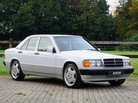 tweedehands Mercedes 190 -Serie 2.6 E 36.596 km |Nieuwstaat |2.6L 6-cilinder | Electrische schuif / kanteldak |Lederen bekleding |Lichtmetalen velgen |Automaat |Zeer bijzondere staat van binnen en buiten