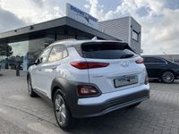 tweedehands Hyundai Kona EV Fashion Design 64 kWh Warmtepomp [prijs excl 2.000,-- subsidie) fabrieksgarantie, head Up, Aut cruise, 11kw , en snellader