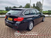 tweedehands BMW 318 3-SERIE Touring i Essential Clima Navi Cruise PDC