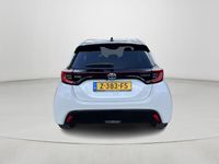 tweedehands Toyota Yaris 1.5 Hybrid Executive | Carplay | Stoelverwarming | 17 inch LM-velgen | Two-tone lak |