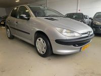 Occasion Peugeot 206 75 PK (55 kW) 2001 Grijs (metallic) Hatchback