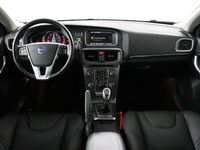 tweedehands Volvo V40 T3 Summum | Lederen interieur | Elektrisch verstelbare stoel incl. geheugen | Stoelverwarming | Cruise Control | High Performance Audio |