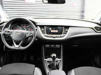 tweedehands Opel Grandland X 1.2 T. 130 pk Innovation Navigatie / Camera / Trekhaak / PDC V+A / Stuur -en Stoelverwarming / 18"LMV / ECC / "Vraag een vrijblijvende offerte aan!"