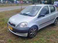 Occasion Toyota Yaris Luna 68 PK (50 kW) 2001 Grijs Hatchback