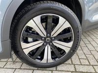 tweedehands Volvo XC40 T4 Recharge Plus Dark Adapt. Cruise | BLIS | 19" | Trekhaak | Getint glas | verw. voorruit