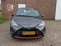 tweedehands Toyota Yaris 1.5 Hybrid Design Red - 1e eign.- Navi