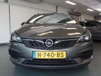 tweedehands Opel Astra Sports Tourer 1.2 Business Elegance Clima contole, cruise controle, Navigatie Pdc V/A, Lm velgen, Deels leder, Xenon, Achteruitrijcamera, full options Bovag afleverpakket 695,-