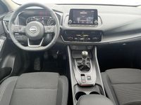 tweedehands Nissan Qashqai 1.3 MHEV Acenta 140PK Fabrieksgarantie tot 6-7-2025 / Climate / Stuur-, en stoelverwarming / Adaptief CC / Dode hoek detectie / Keyless / Camera / Parkeersensoren / LED / Navigatie / Bluetooth / Apple Carplay / DAB / Trekgewicht 1400 kg / E