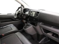 tweedehands Peugeot Expert 231S 2.0 BlueHDI 120 Premium Handgeschakeld | 3-Zits | Dubbele zijschuifdeur | Camera | Parkeersensor | Cruise Control | Trekhaak | Betimmering | Airco | Apple Carplay | 1e eigenaar | Voorraad
