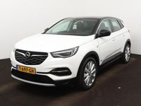 tweedehands Opel Grandland X Hybrid4 Innovation 300pk Automaat | Navigatie | Camera | Elektrisch Bedienbare Achterklep | Voorstoelen Verwarmd | Lichtmetalen Velgen 19"