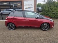 Occasion Toyota Yaris 112 PK (82 kW) 2018 Rood Hatchback
