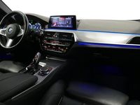 tweedehands BMW 520 5-SERIE Touring i High Executive / M- Sport / Leder / Stoelverwarming / Elek. stoelverstelling / LED koplampen / Elek. achterklep / Ambiance verlichting / PDC v+a / Navigatie Pro / Cruise Control