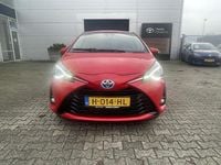 Occasion Toyota Yaris Hybrid 101 PK (74 kW) 2020 Rood Hatchback