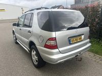 tweedehands Mercedes ML270 M-KLASSECDI / AUTOMAAT / AIRCO / GRIJS KENTEKEN