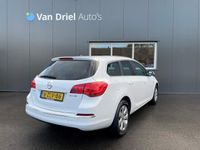 tweedehands Opel Astra Sports Tourer 1.4 Business + / Navigatie / Parkeersensoren achter!