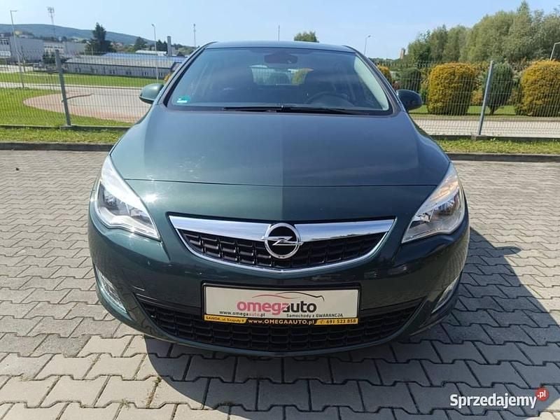 Używany Opel Astra 2010 Zielony Hatchback