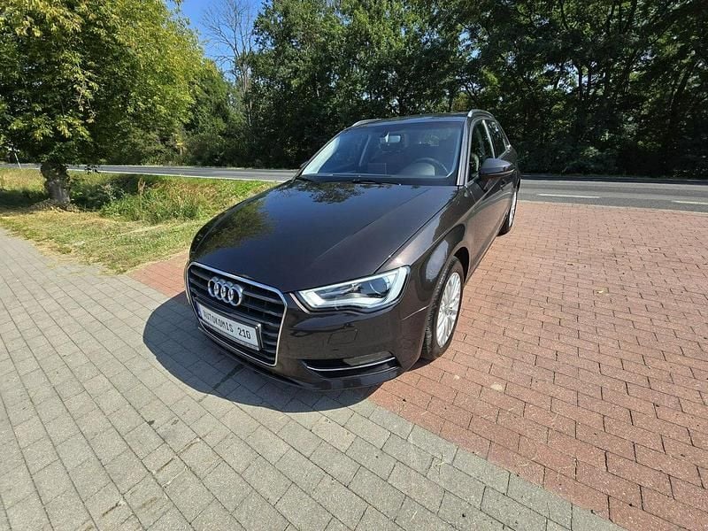 Używany Audi A3 Sportback 110 KM (80 kW) 2015 Brązowy Hatchback