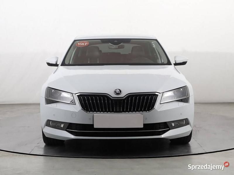 Używany Skoda Superb 2016 Biały Hatchback