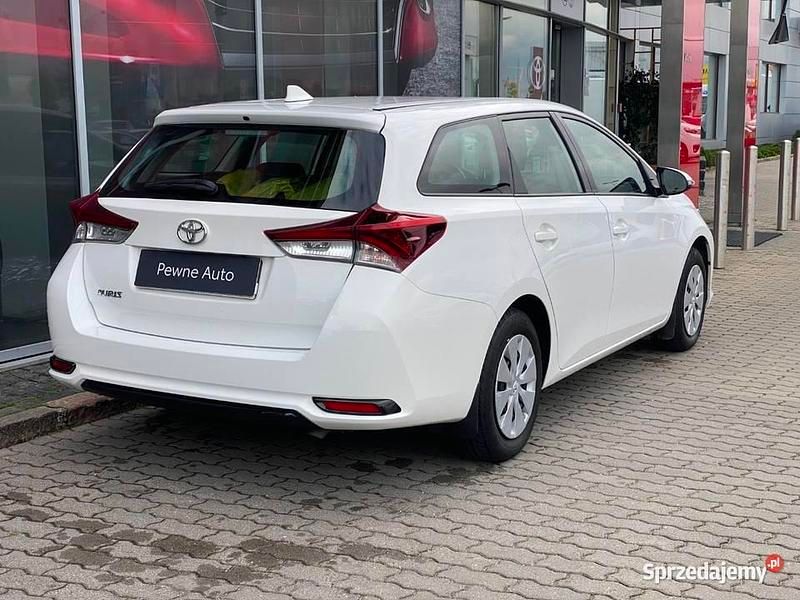 Używany Toyota Auris 132 KM (97 kW) 2019 Hatchback