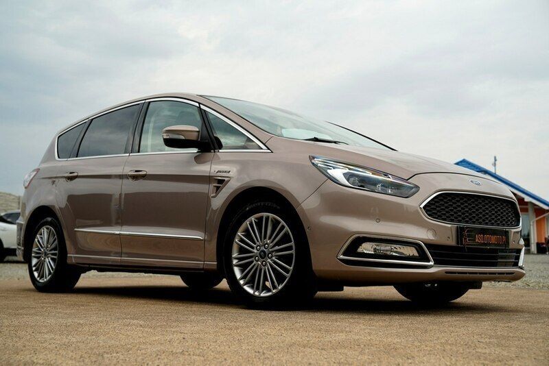 Używany Ford S-MAX S 190 KM (139 kW) 2020 Inny (metalik) Minivan
