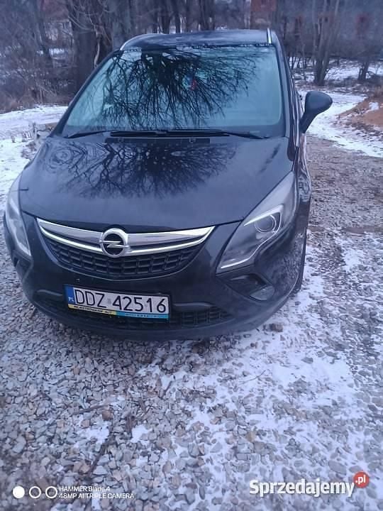 Używany Opel Zafira 2016 Czarny Minivan