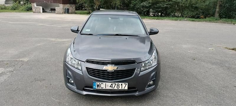 Szary Używany 2013 Chevrolet Cruze Hatchback | 18 500 zł (Uczciwa cena) - Obraz 1/4